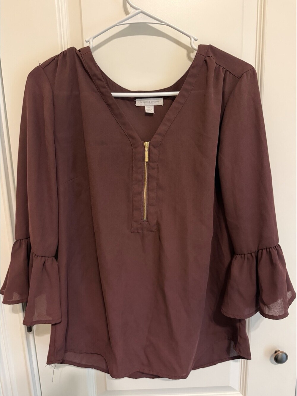 New York and Company Zip Front V Neck Blouse Women M Ruffle Sleeve Burgundy